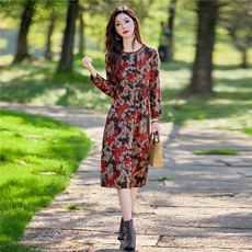 水衣源2408款针织提花中长款宽松连衣裙妈妈装，女装连衣裙，水衣源