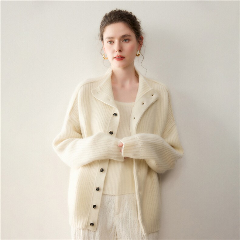 2025年秋季常规5针5股半高领单排扣开衫落肩袖，女装针织衫/毛衣，溪贝羊绒