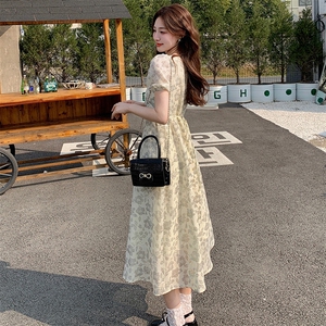 2023夏季短袖法式木耳边花连衣裙女显瘦方领泡泡袖雪纺长裙子夏季图片