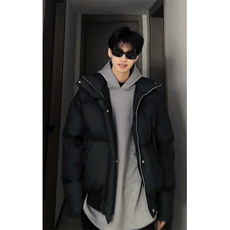 黑色