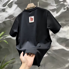 黑色