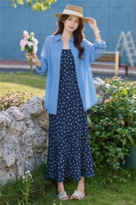 蓝色苎麻长袖衬衫度假风碎花吊带连衣裙两件套女夏慵懒风时尚套装，女装套装/套裙，意芙