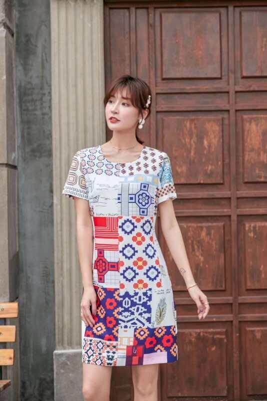 定位花连衣裙，女装连衣裙，茜茜靓点