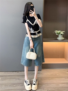 高级感时尚减龄套装女夏设计感蕾丝拼接假两件上衣牛仔中裤两件套图片
