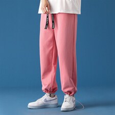 粉红色