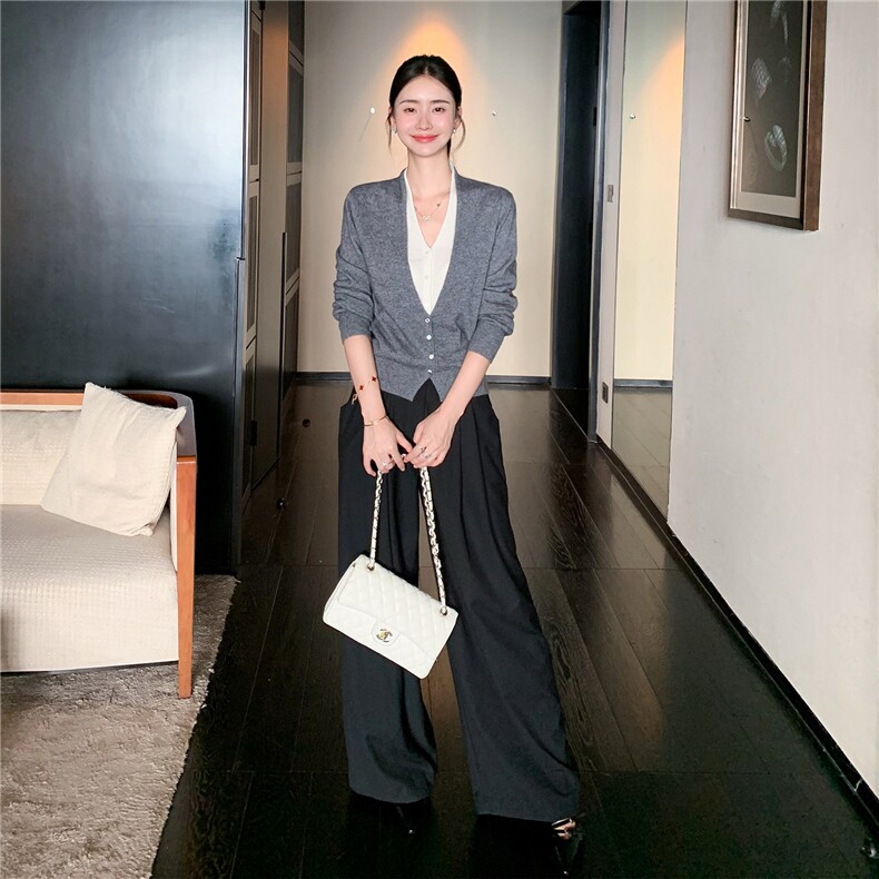 2025秋冬百搭时尚假两件深v领长袖针织衫,女装羊绒衫,玛卡隆羊绒