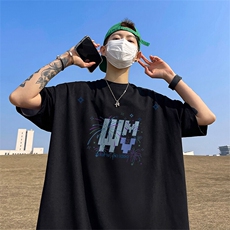 黑色