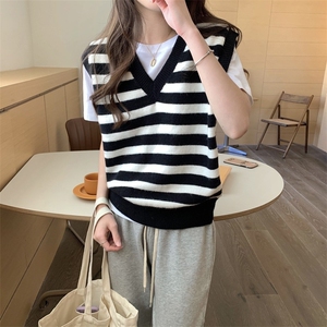 黑白条纹针织马甲女2022新款春秋学院风V领日系毛衣背心叠穿外搭图片
