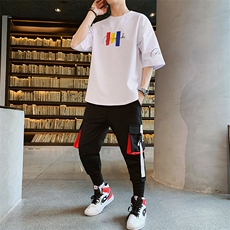 白色