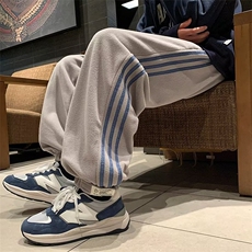浅灰色