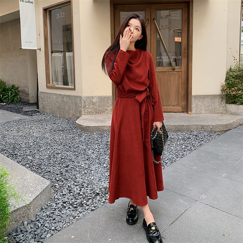 高端精致气质红色长袖连衣裙女2024早秋新款小个子收腰显瘦长裙子，女装连衣裙，新思路