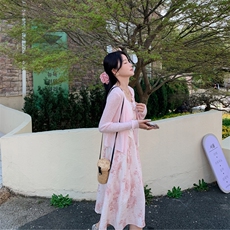 现货新款夏装2024年新中式网红风针织开衫碎花连衣裙套装，女装套装/套裙，乔米娜