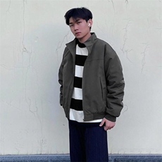 深灰色