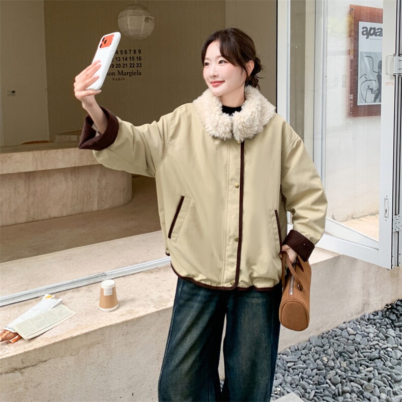 韩系复古羊羔毛大翻领派克服女冬季宽松保暖外套卡其色加厚羽绒服,女装羽绒服,维壹