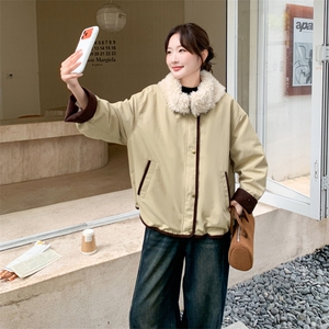 韩系复古羊羔毛大翻领派克服女冬季宽松保暖外套卡其色加厚羽绒服图片