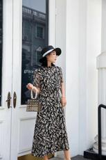 碎花气质连衣裙，女装连衣裙，蓝芝衣秀