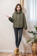 2023新款春秋短款外套女薄款开衫小个子妈妈休闲大码洋气夹克上衣，女装短外套，曼沙奕珂