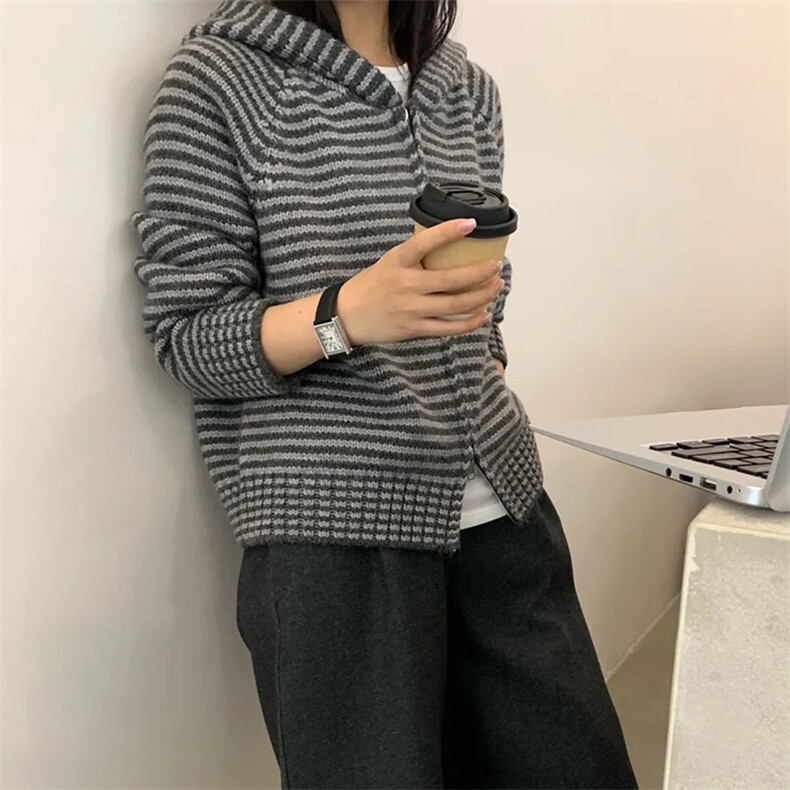 2025年秋季条纹连帽双拉链羊毛开衫,女装羊毛衫,新胜羊绒