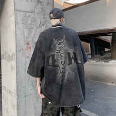 黑色