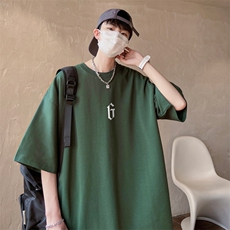 墨绿色
