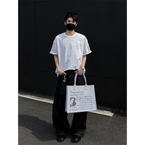 绣花短袖T高克重现货抖音得物可送样A061-AT00971-P35-黑墙模特图片