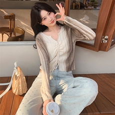 杏色上衣