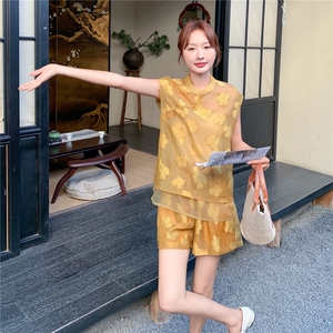 新中式国风花朵刺绣上衣套装女夏季2025新款一整套直筒短裤两件套图片