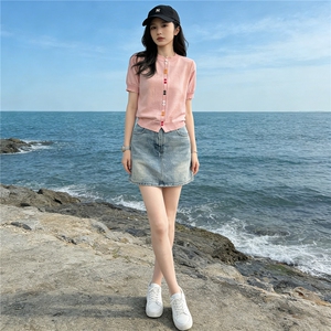 夏季新款时尚休闲简约套装宽松显瘦圆领彩色纽扣上衣牛仔裙两件套图片