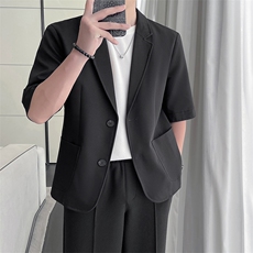 黑色