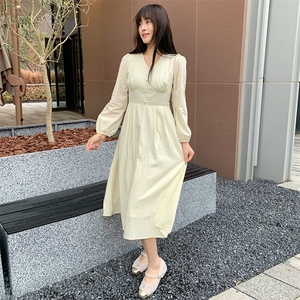 现货2024年春季新款女时尚淑女V领修身网红中长款连衣裙图片