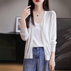 2025春季新V领系扣精纺羊毛针织开衫女薄款简约气质防晒亲肤外套，女装针织衫/毛衣，朝思羊绒