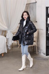 【现货】新款时尚口袋兔毛点缀中长款羽绒服图片