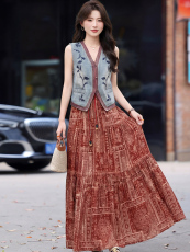 现货民族风高感重工刺绣牛仔马甲碎花半身裙两件套女夏装时尚套装，女装套装/套裙，韩蔻秀