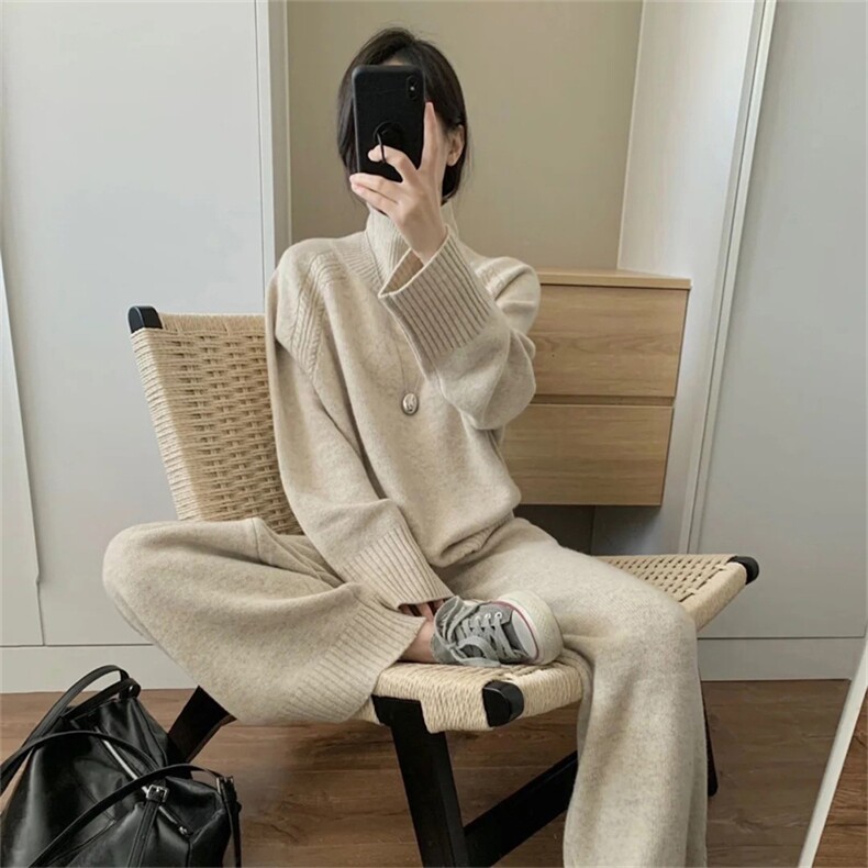 2025年秋季新款百搭女士高领长袖保暖上衣裤子套装,女装套装/套裙,新胜羊绒