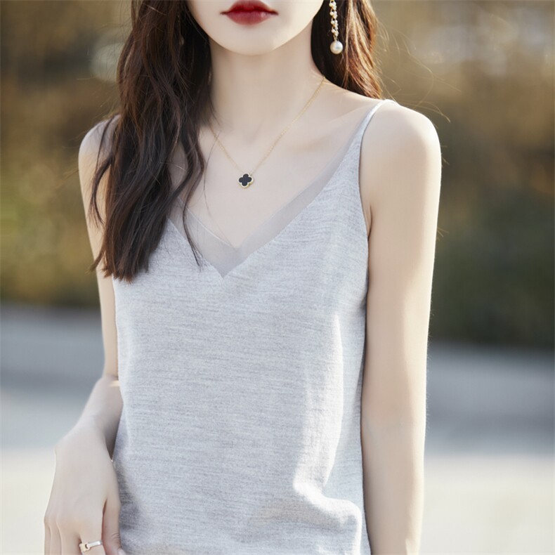 时尚百搭秋季新款无袖背心吊带舒适休闲显瘦V领针织衫,女装背心吊带,戎美山