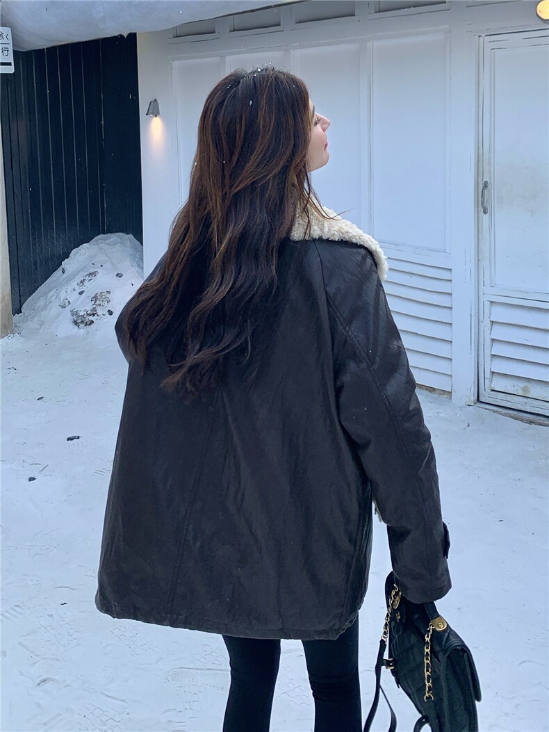 韩款羊羔毛翻领羽绒内胆皮衣外套女2025冬季新款时髦洋气保暖上衣,女装皮衣,艾米莉亚