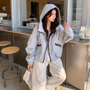 蓝色连帽冲锋衣外套女2025春秋季新款设计感休闲显瘦工装夹克上衣图片
