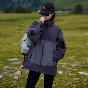 A488-P108 春秋季户外拼色冲锋衣宽松情侣装上衣登山服男女同款图片