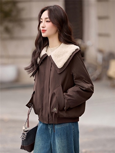 现货2025冬装新款女士时尚经典毛领可脱卸羽绒服图片