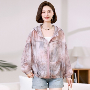 轻薄连帽防晒衣女2025夏季新款洋气时尚妈妈宽松减龄休闲短款外套图片