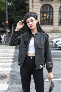 两色好卖款皮衣图片