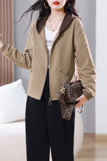 连帽开衫短外套潮秋春装新款休闲格子上衣女风衣中老年妈妈西装牌，女装短外套，璐依舞