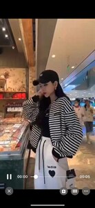 针织棒球服外套图片