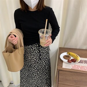 打底+豹纹半裙图片