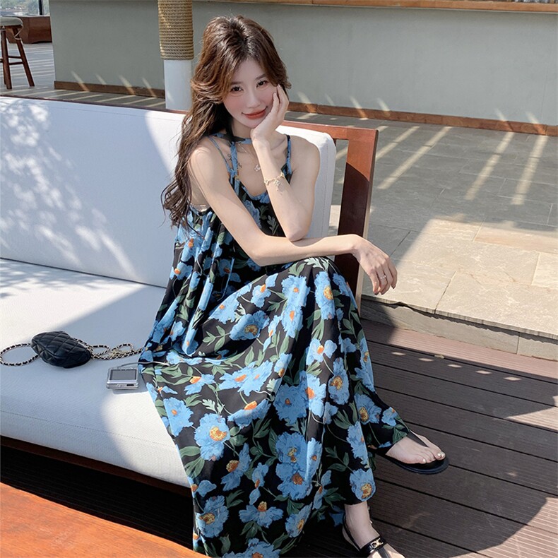 法式复古碎花吊带连衣裙女2025夏季新款气质减龄显瘦海边度假长裙,女装连衣裙,2C122