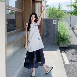 洋气刺绣连衣裙女2025夏季新款女装裙子图片