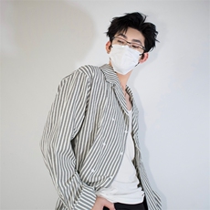 明星私服撕漫男衬衫外套学院风男大竖条纹衬衫翻领外套P45，男装衬衫，电商B319