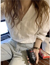 2025春夏法式显纯棉V领拼接蕾丝衫上衣，女装T恤，湘姗