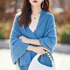 羊毛披肩女2024秋冬季新款百搭斗篷外套慵懒风薄款外搭，披肩，蒙特羊绒