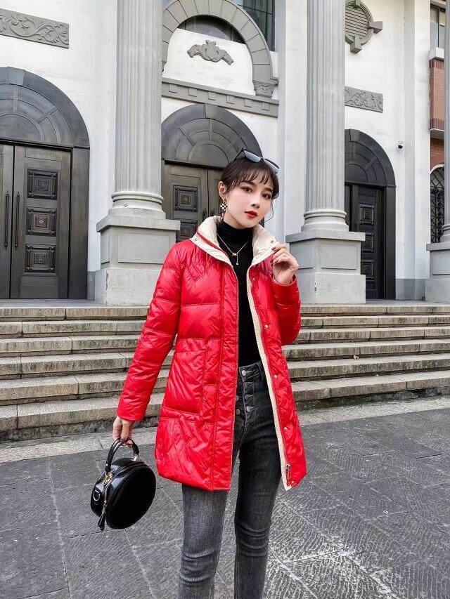 [现货]修身版羽绒服，三色，三个尺码，女装羽绒服，依柏璐